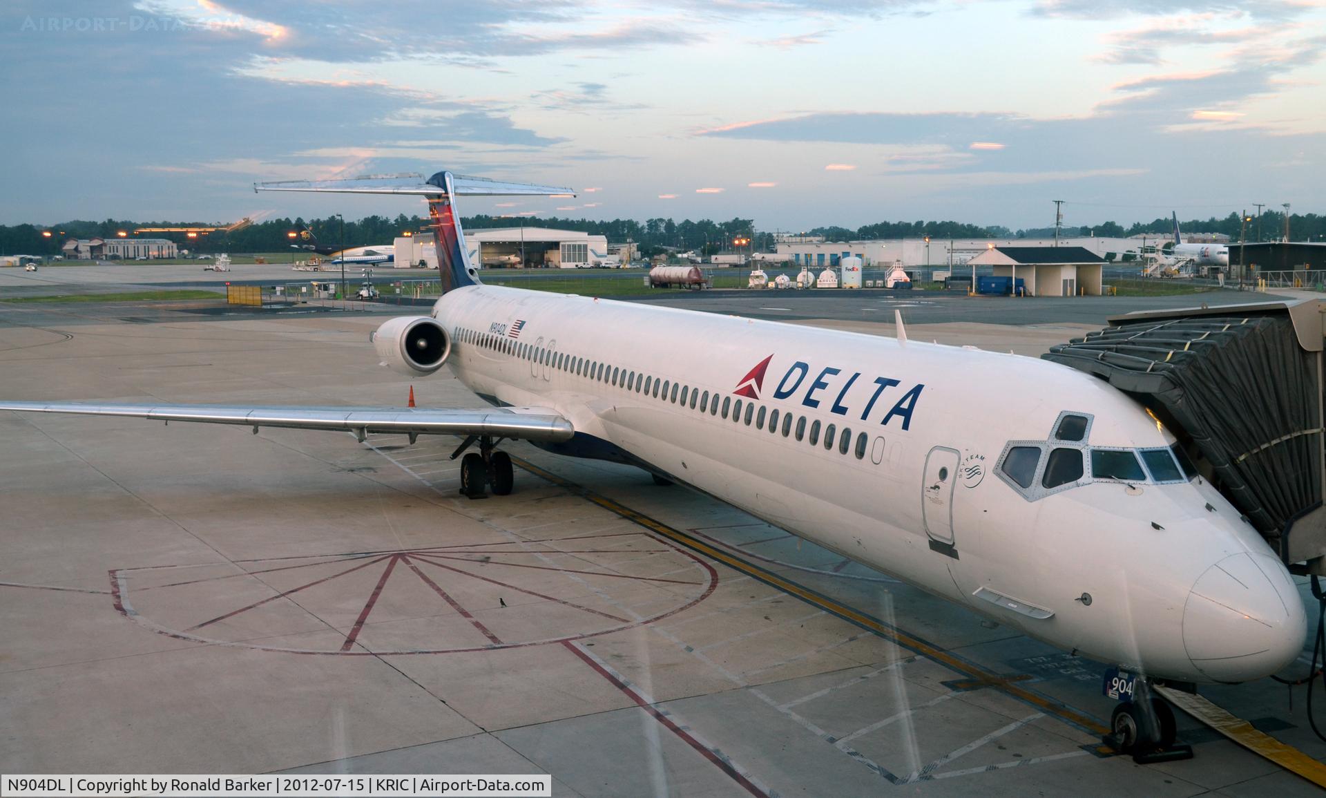 N904DL, 1987 McDonnell Douglas MD-88 C/N 49535, RIC VA