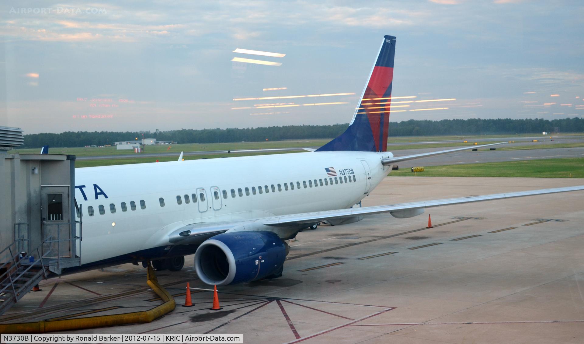 N3730B, 2000 Boeing 737-832 C/N 30538, RIC VA
