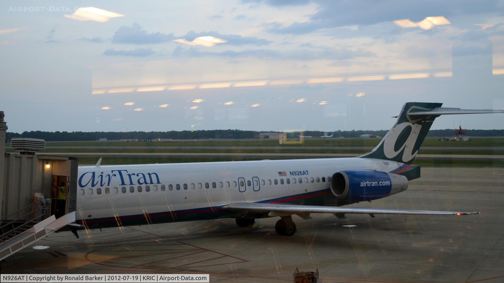 N926AT, 2000 Boeing 717-200 C/N 55078, RIC VA