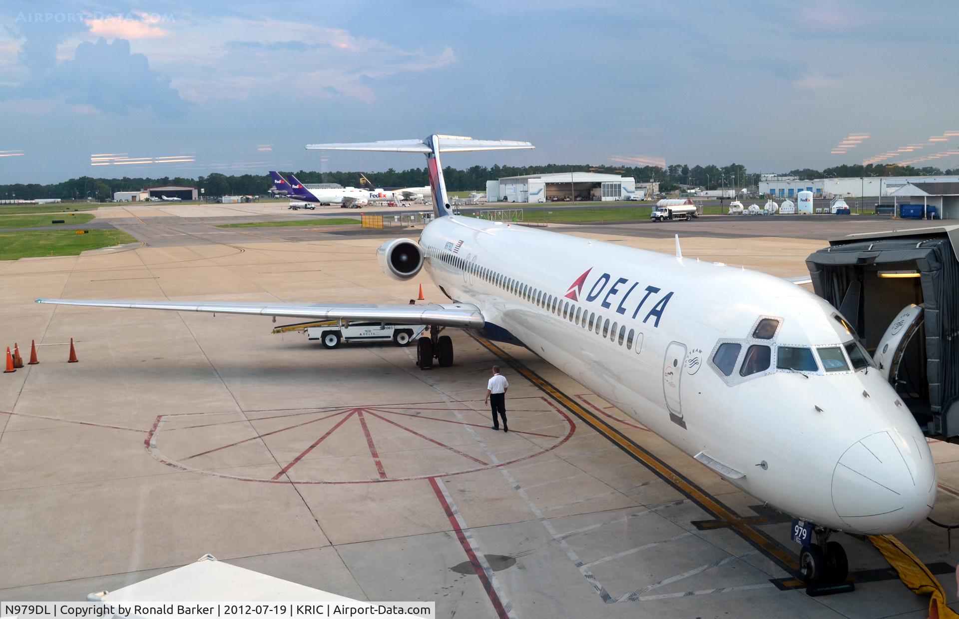 N979DL, 1991 McDonnell Douglas MD-88 C/N 53266, RIC VA