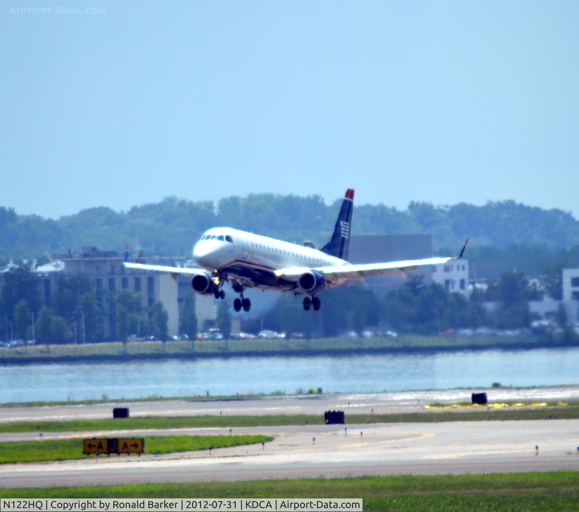 N122HQ, 2007 Embraer 175LR (ERJ-170-200LR) C/N 17000196, Landing DCA
