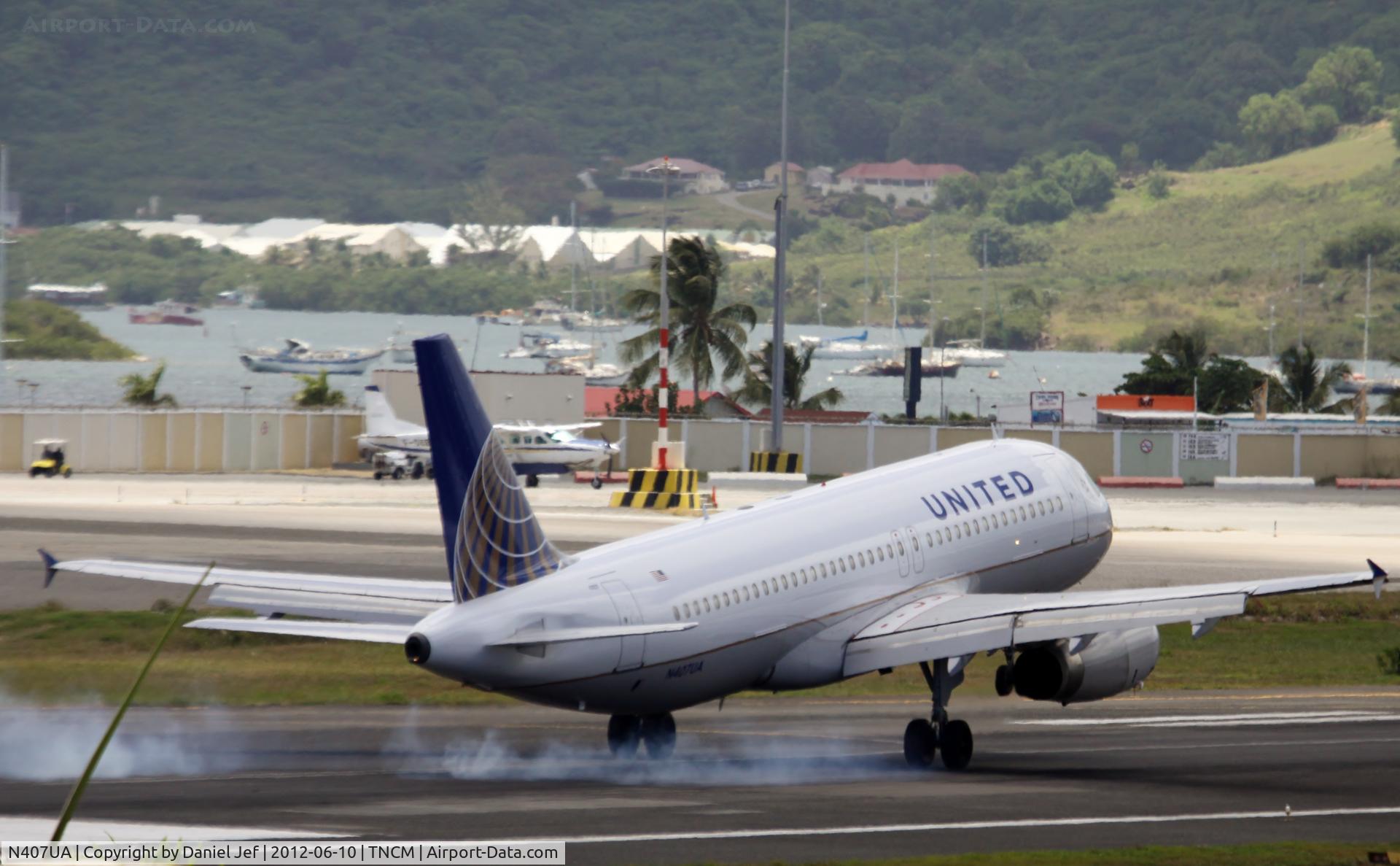 N407UA, 1994 Airbus A320-232 C/N 456, N407UA
