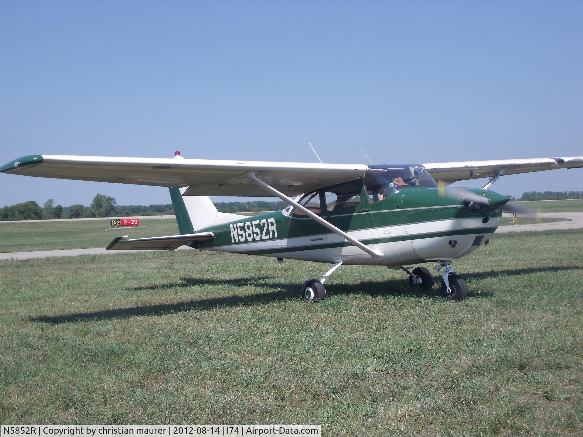 N5852R, 1965 Cessna 172G C/N 17253521, pretty 172