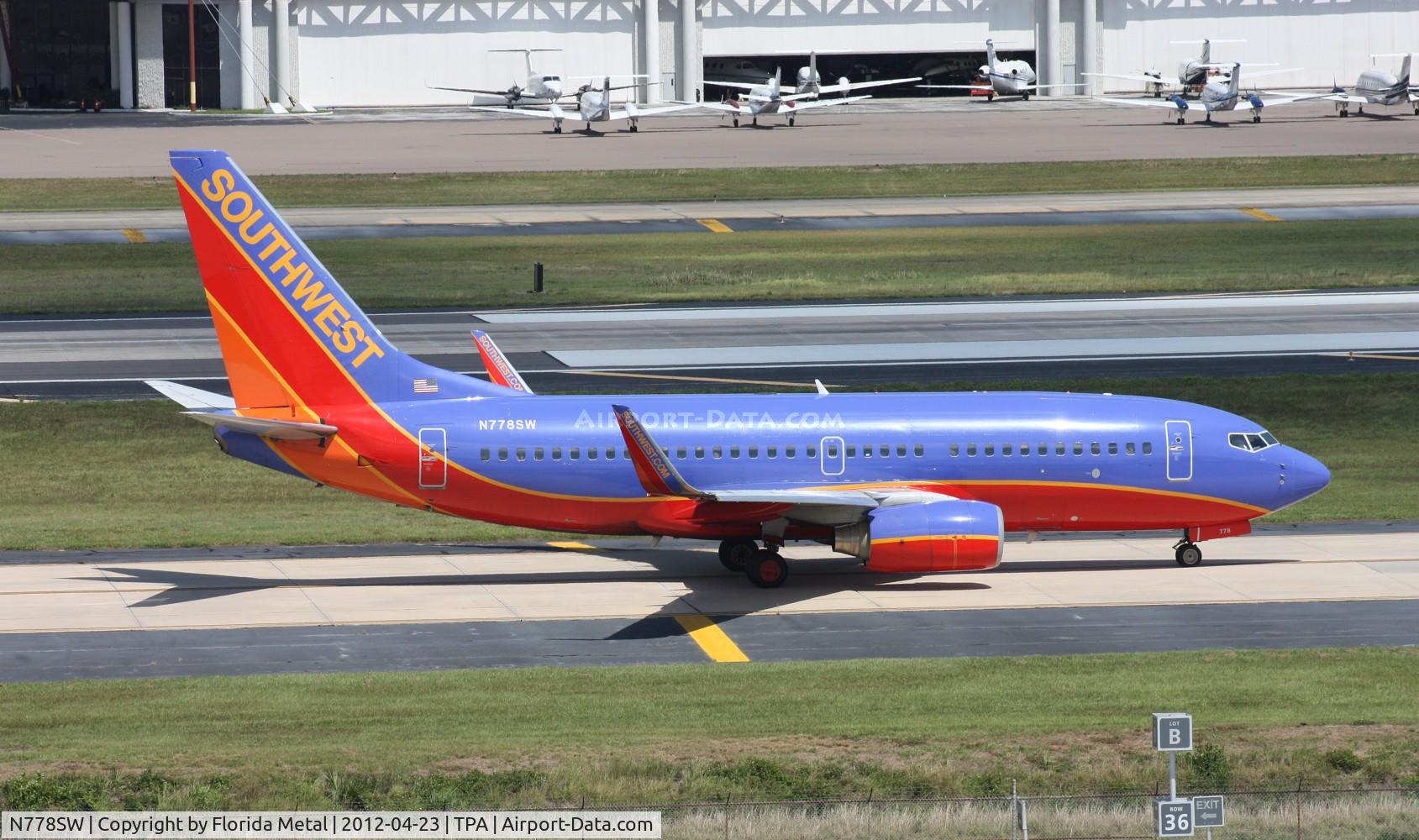 N778SW, 2000 Boeing 737-7H4 C/N 27883, Southwest 737-700