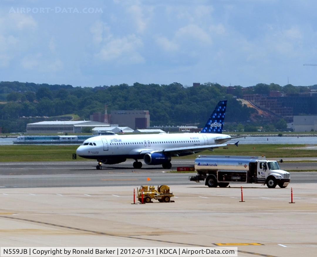 N559JB, 2003 Airbus A320-232 C/N 1917, Taxi  DCA