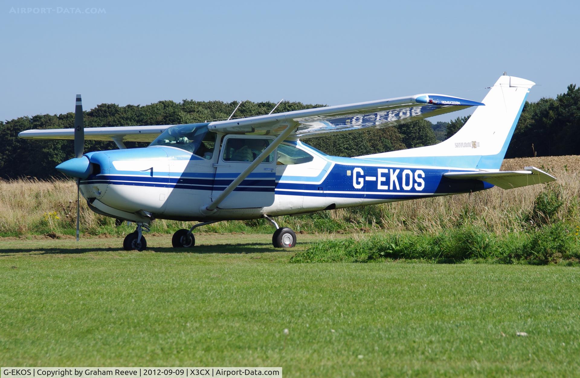 G-EKOS, 1978 Reims FR182 Skylane RG C/N 0017, Parked in the sun.