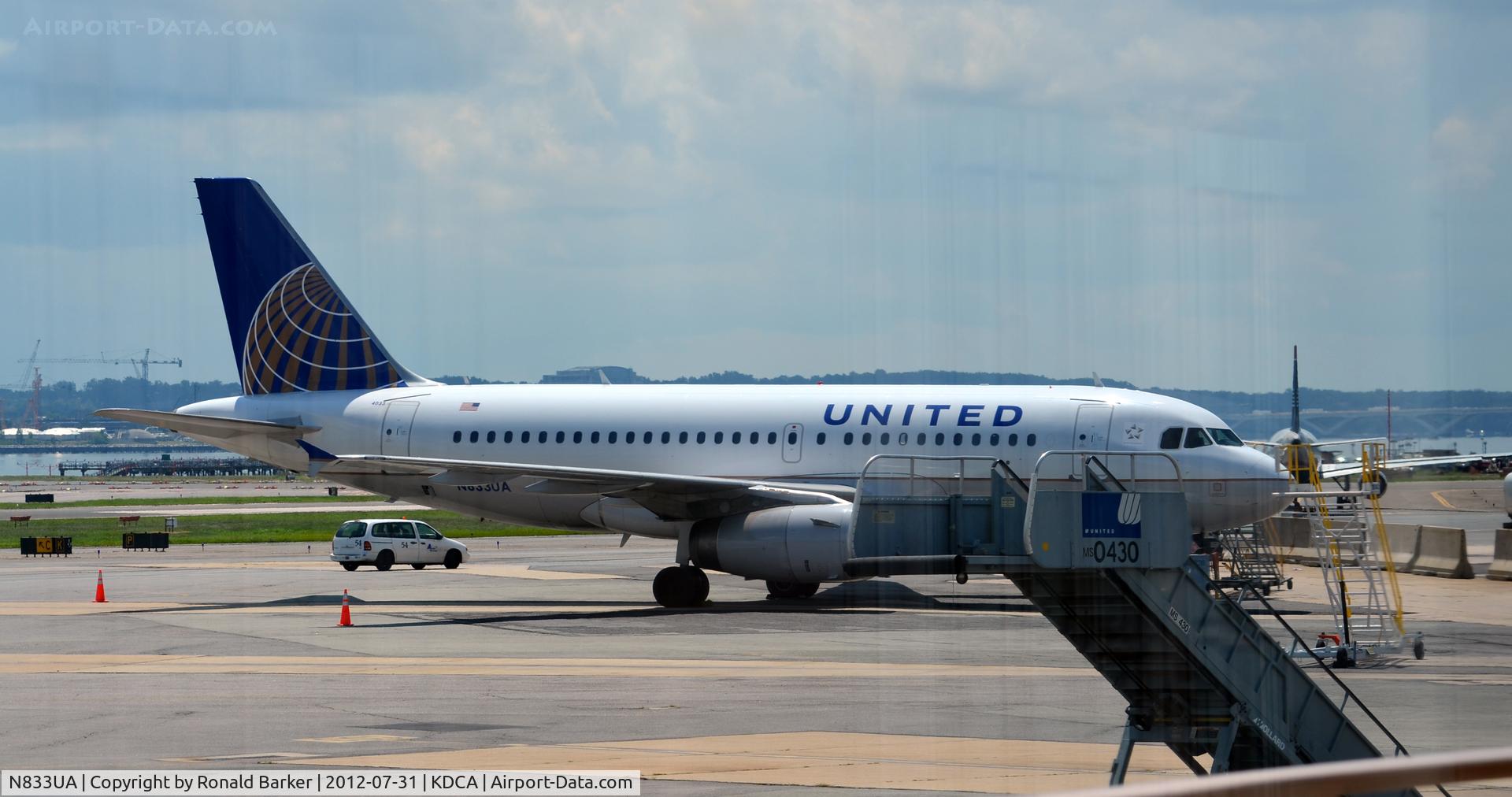 N833UA, 2000 Airbus A319-131 C/N 1401, DCA VA