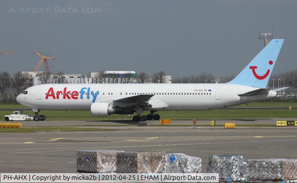PH-AHX, 1990 Boeing 767-383 C/N 24847, Taxiing, Scrap in 06/2014