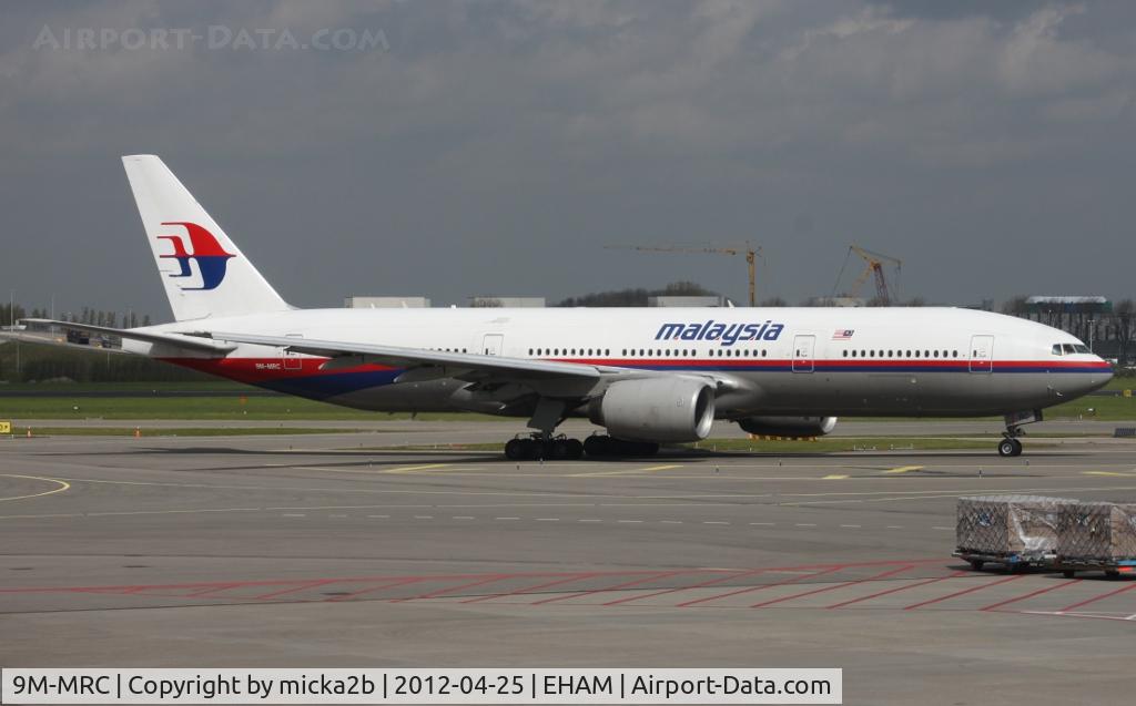 9M-MRC, 1997 Boeing 777-2H6/ER C/N 28410, Taxiing