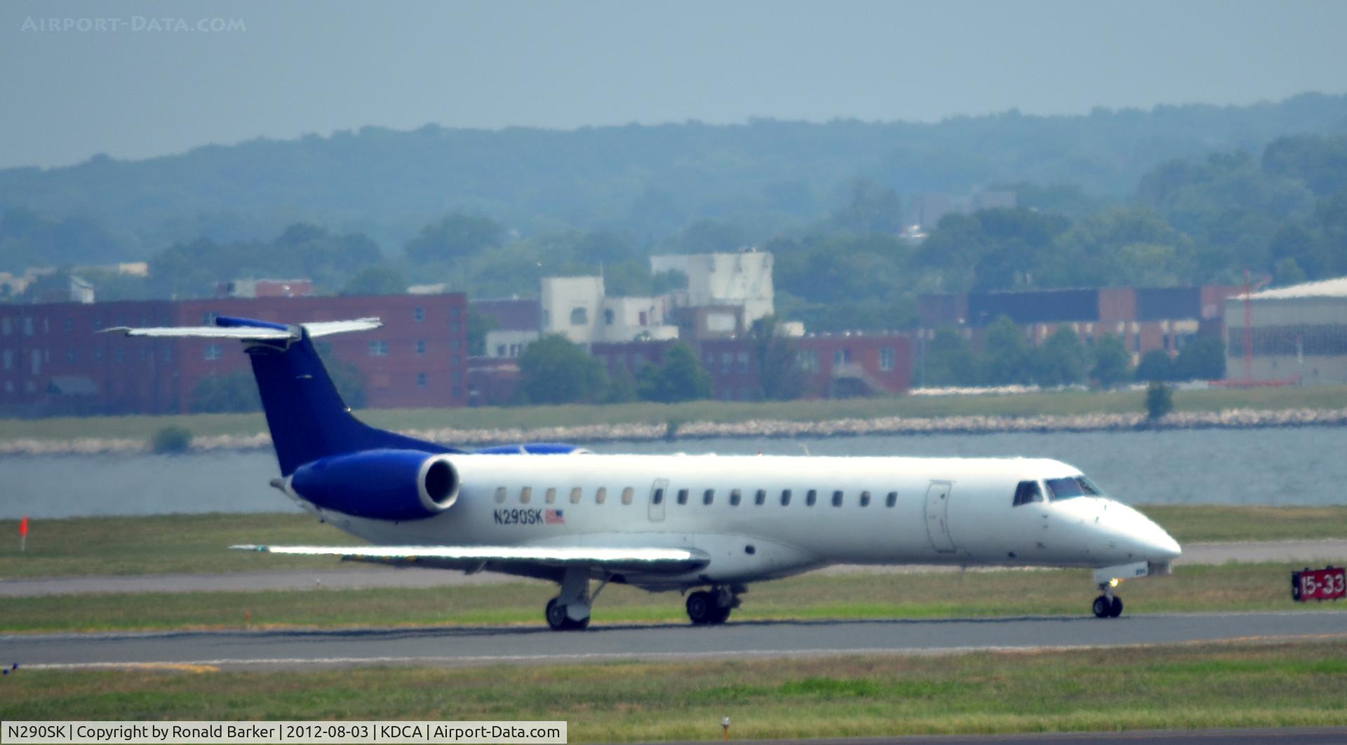 N290SK, 2001 Embraer ERJ-145LR (EMB-145LR) C/N 145474, Taxi DCA