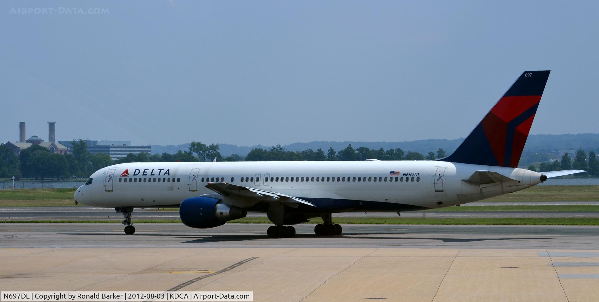 N697DL, 1999 Boeing 757-232 C/N 30318, DCA VA
