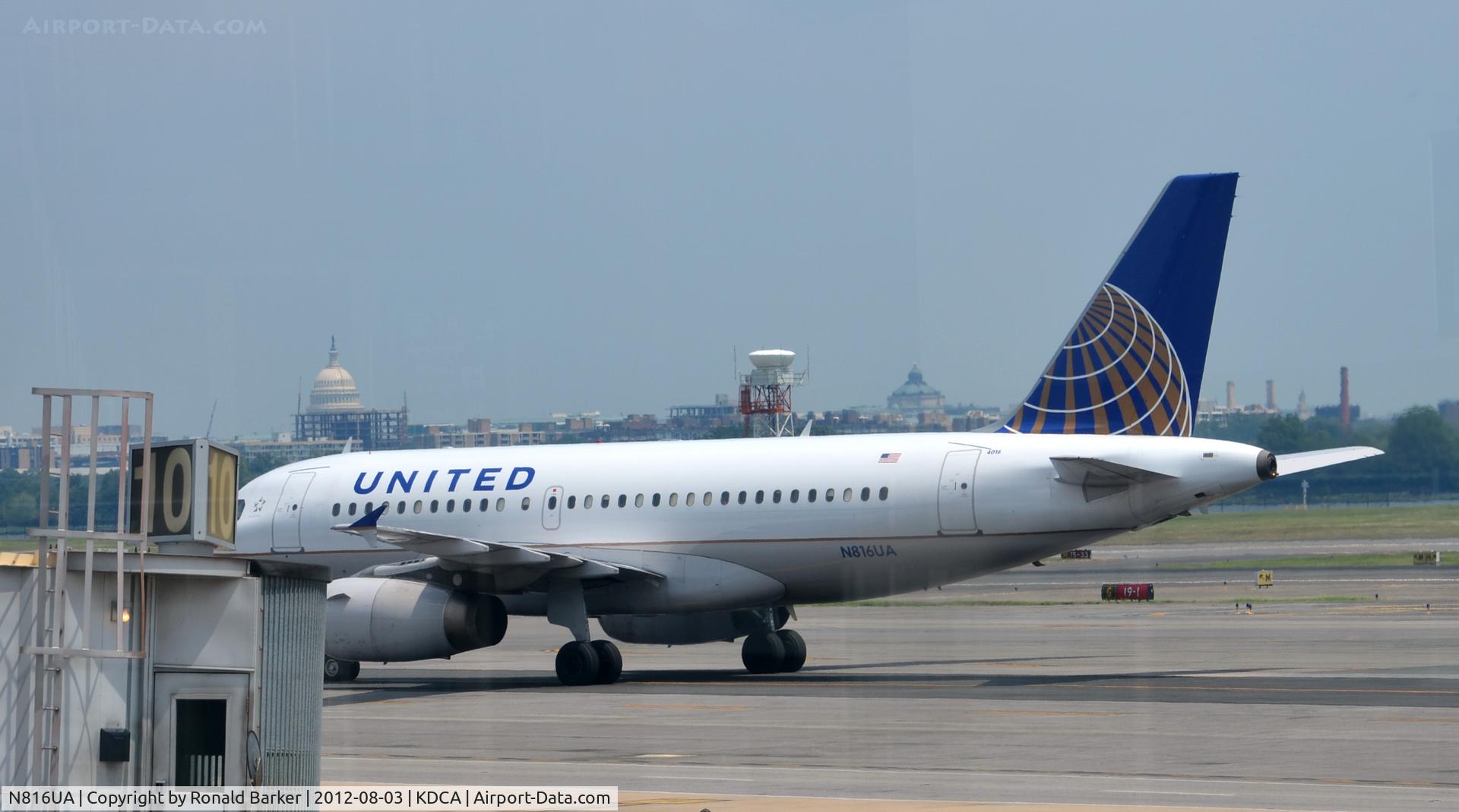 N816UA, 1998 Airbus A319-131 C/N 871, Taxi DCA