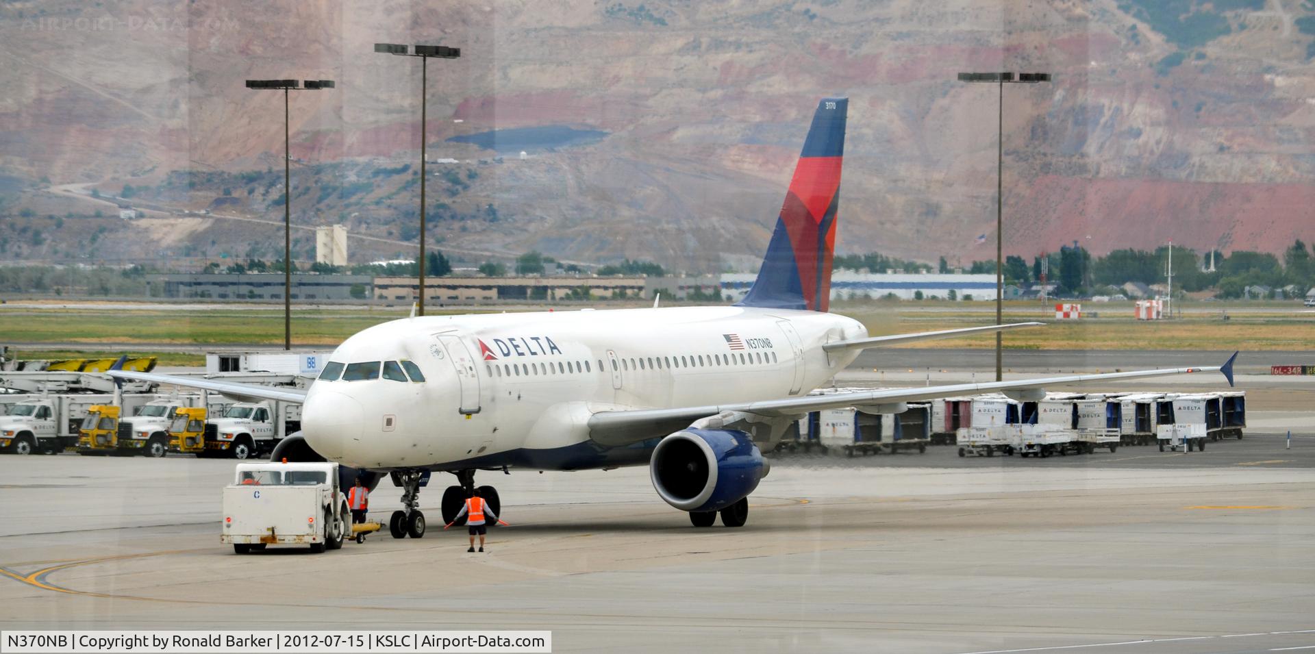 N370NB, 2003 Airbus A319-114 C/N 2087, Taxi SLC