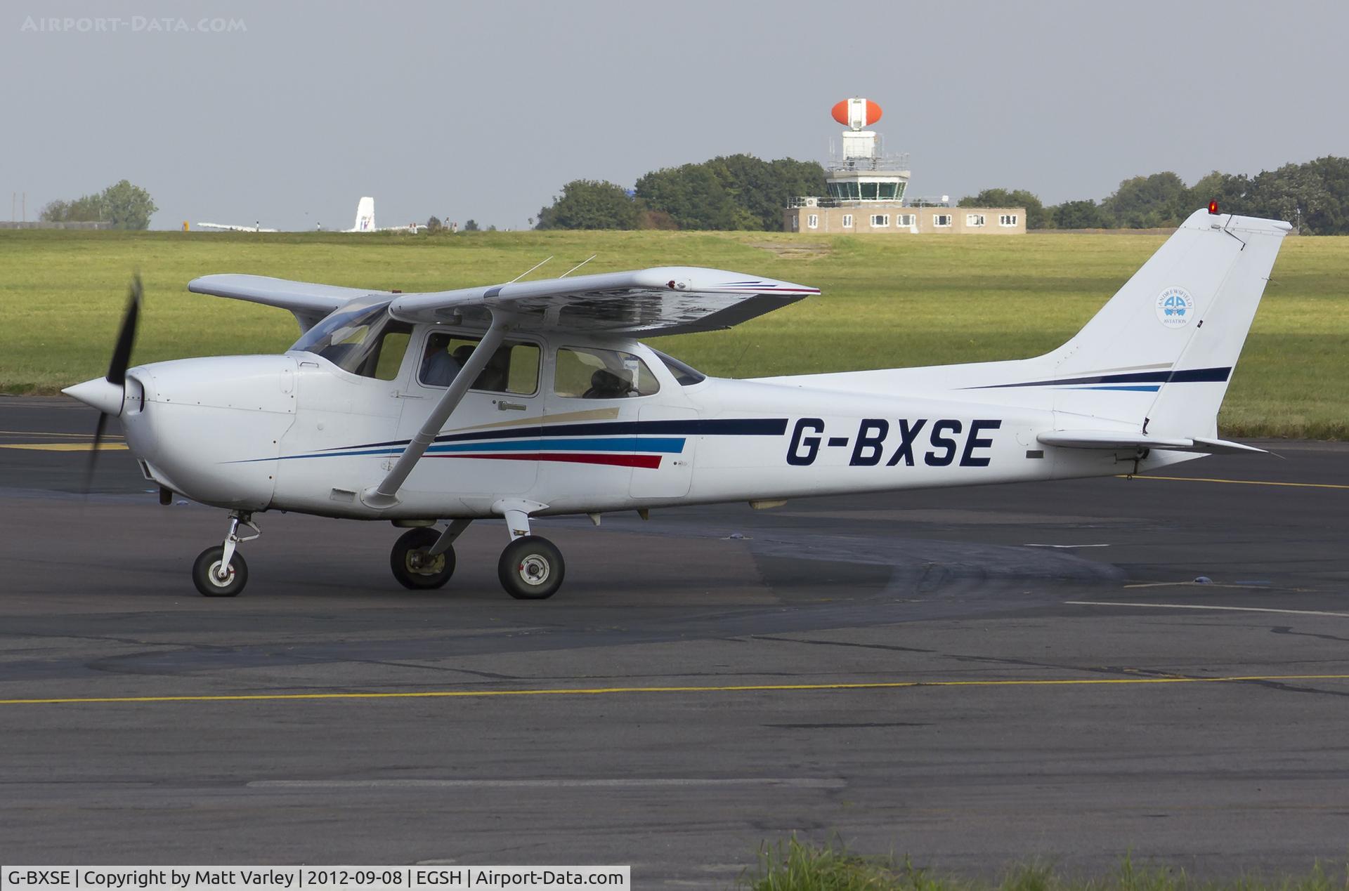 G-BXSE, 1998 Cessna 172R Skyhawk C/N 17280352, Arriving at SaxonAir.