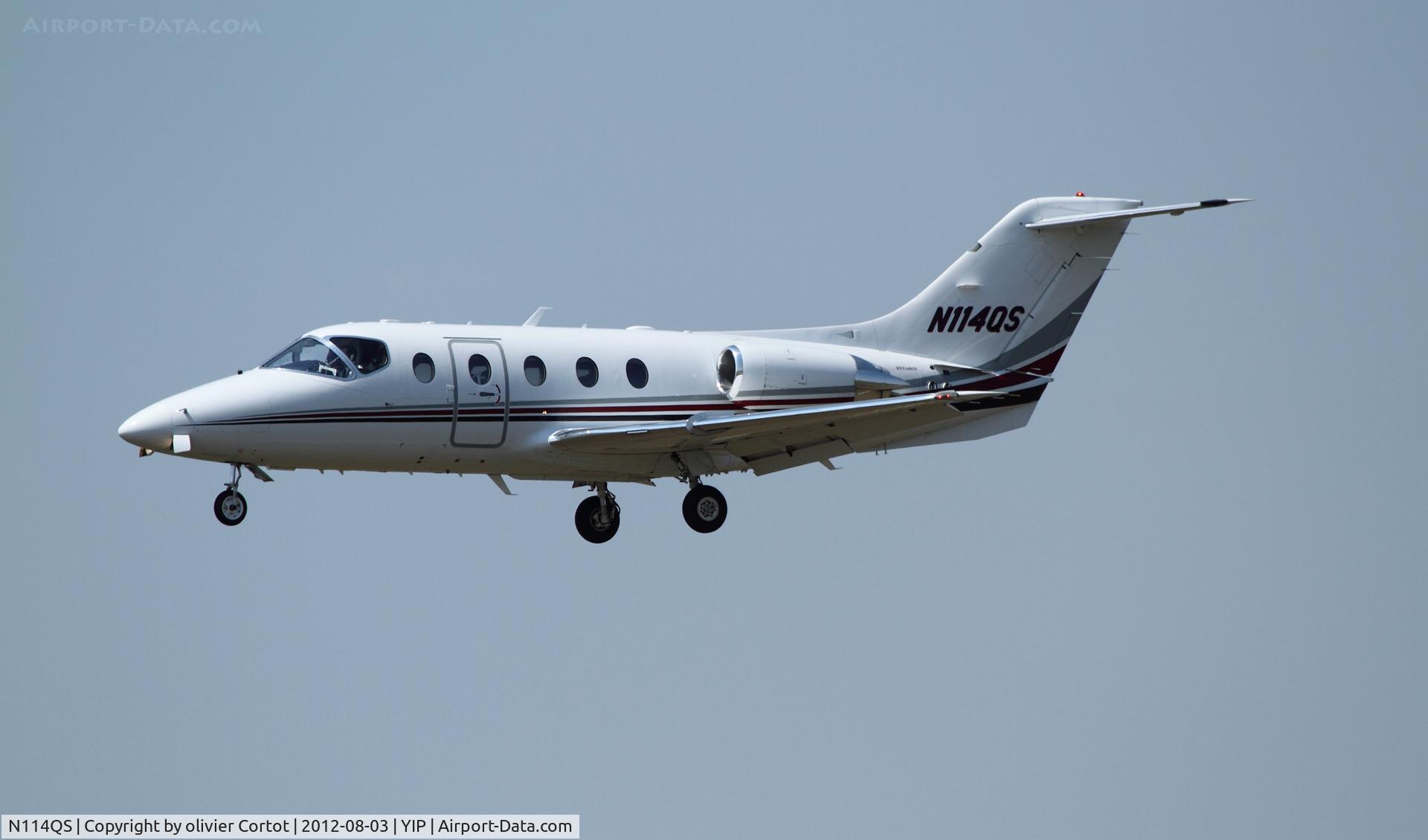 N114QS, 2007 Raytheon Beechjet 400A C/N RK-469, landing at willow run airport