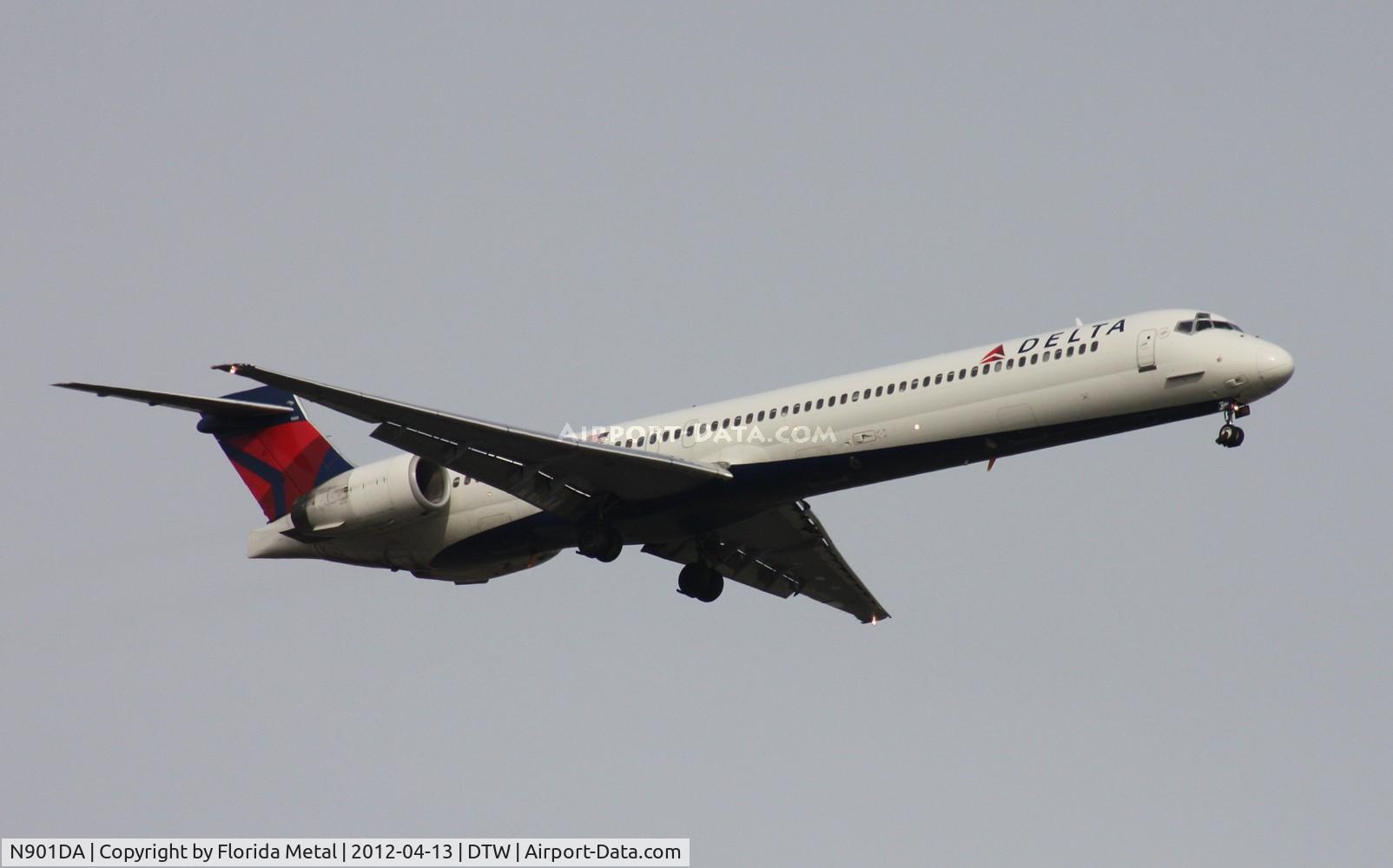 N901DA, 1995 McDonnell Douglas MD-90-30 C/N 53381, Delta MD-90