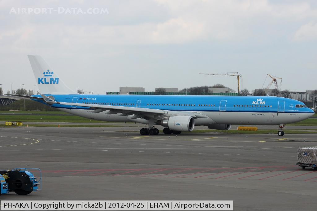 PH-AKA, 2012 Airbus A330-303 C/N 1287, Taxiing