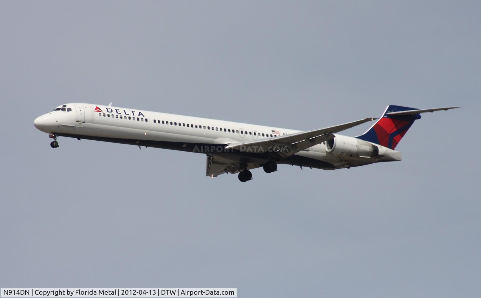 N914DN, 1996 McDonnell Douglas MD-90-30 C/N 53394, Delta MD-90