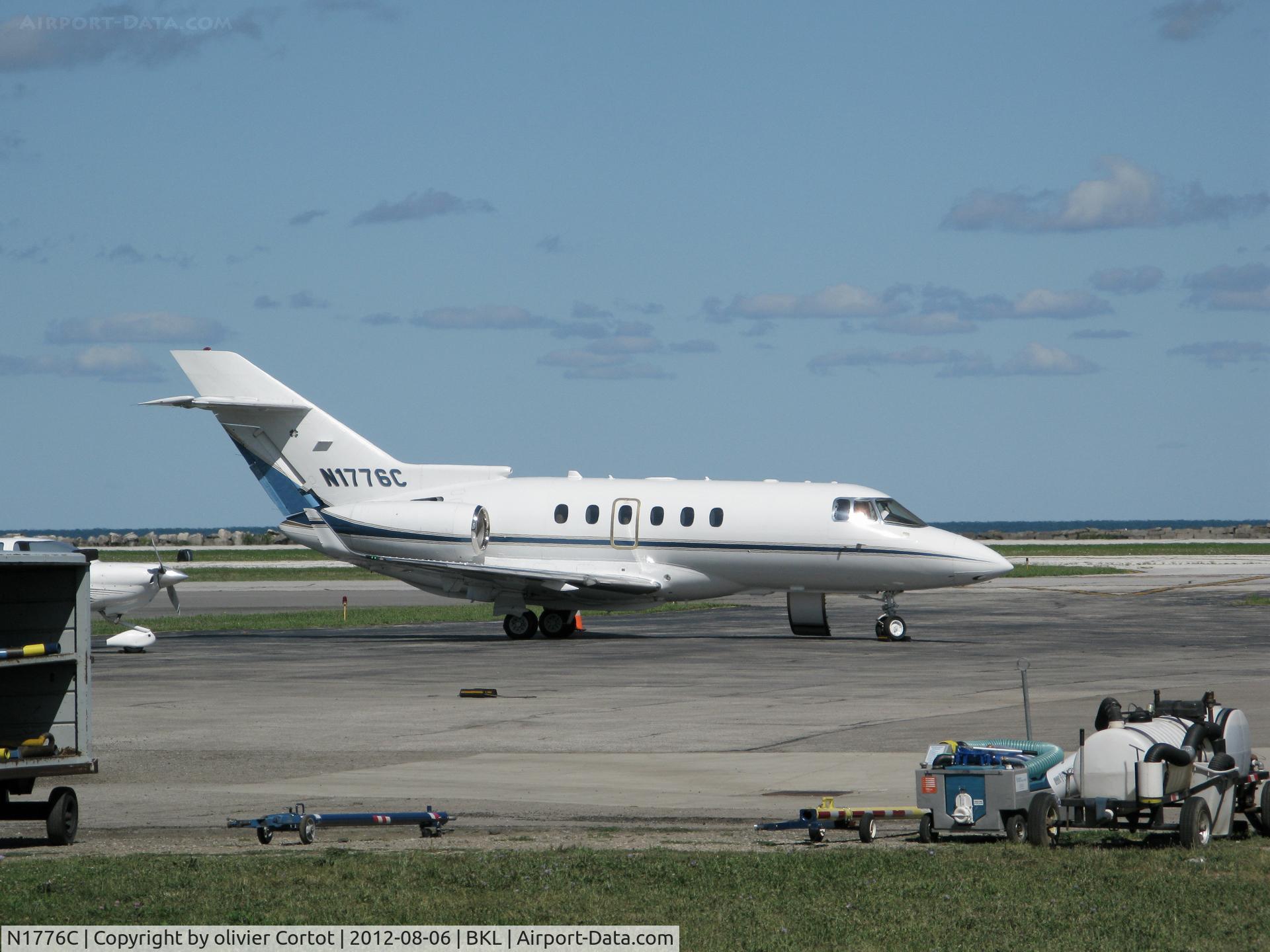 N1776C, 2007 Hawker Beechcraft Hawker 900XP C/N HA-0002, Cleveland airport