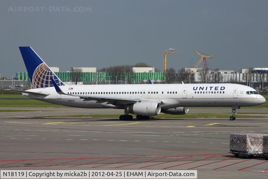 N18119, 1997 Boeing 757-224 C/N 27561, Taxiing