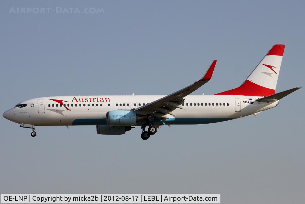 OE-LNP, 2002 Boeing 737-8Z9 C/N 30420, Landing