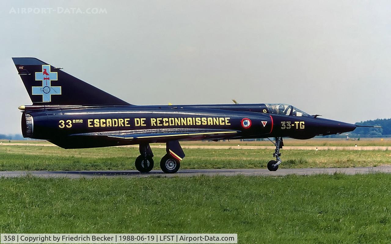 358, Dassault Mirage IIIRD C/N 358, taxying out to the active