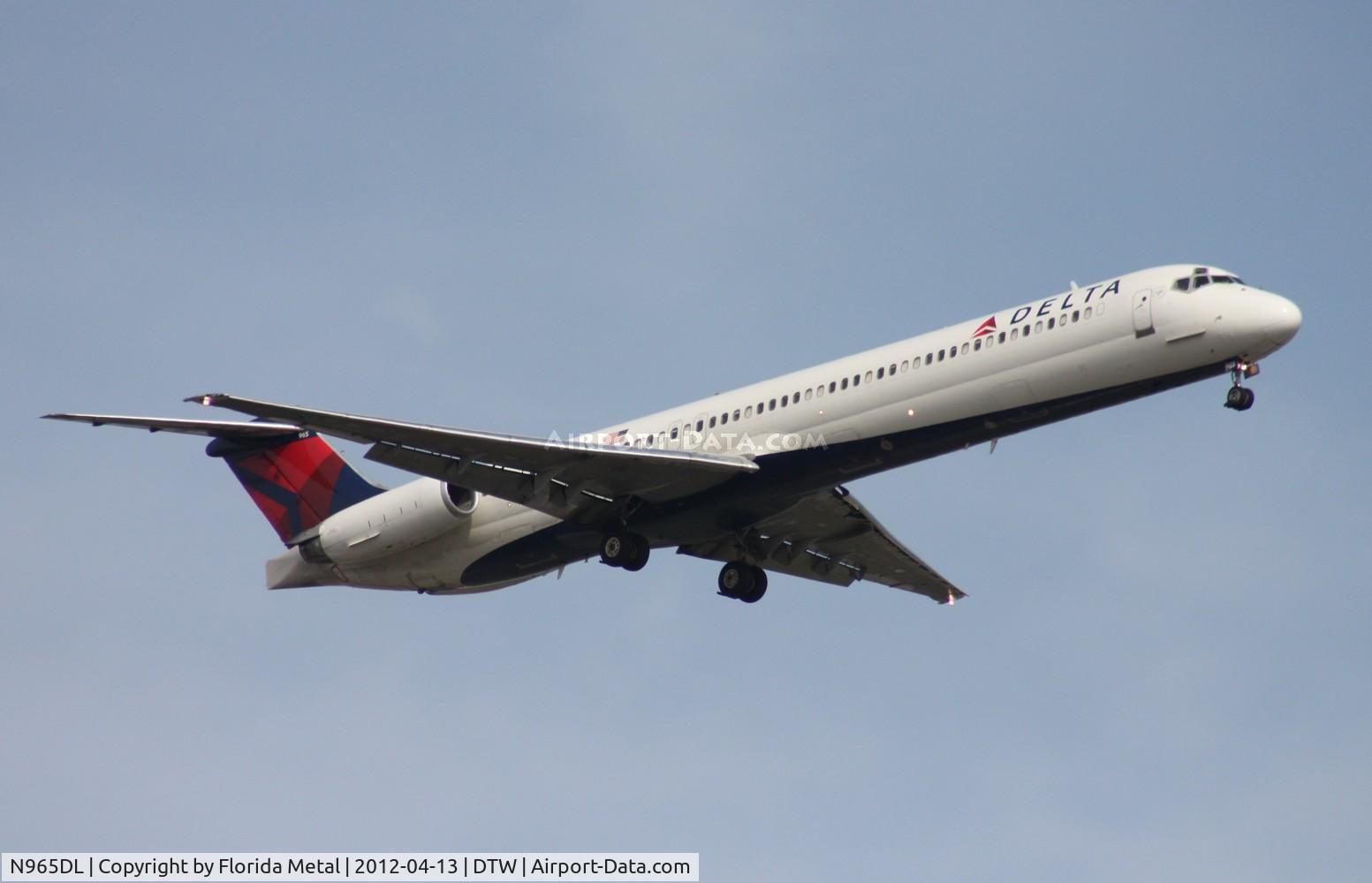 N965DL, 1990 McDonnell Douglas MD-88 C/N 49984, Delta MD-88