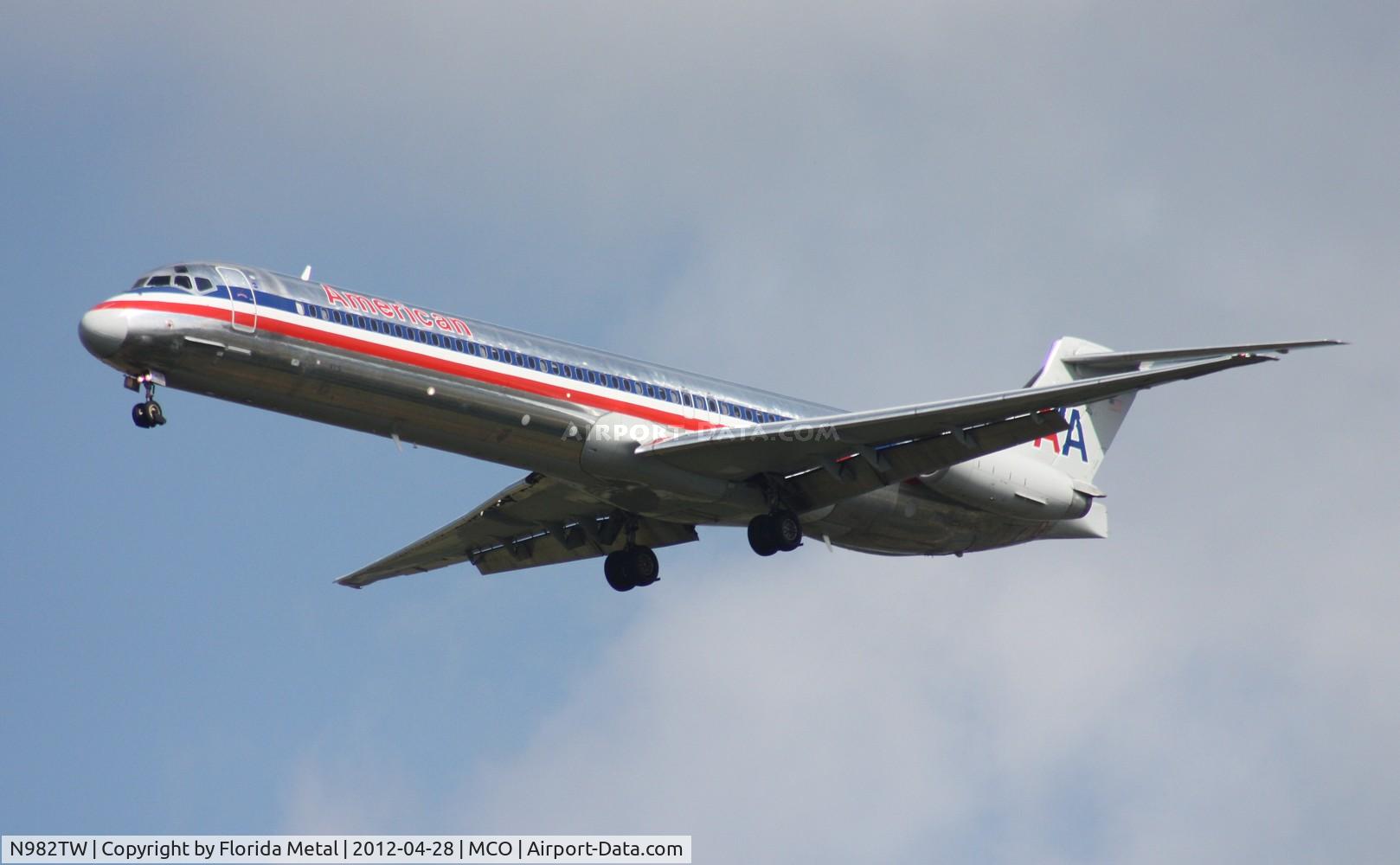 N982TW, 1999 McDonnell Douglas MD-83 (DC-9-83) C/N 53632, American MD-83