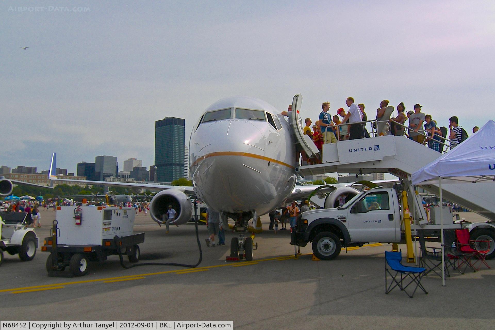 N68452, 2012 Boeing 737-924/ER C/N 40005, @ Cleveland National Air Show