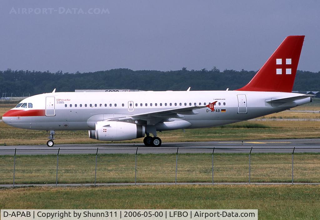 D-APAB, 2003 Airbus A319-132 C/N 1955, Taxiing to the Terminal...