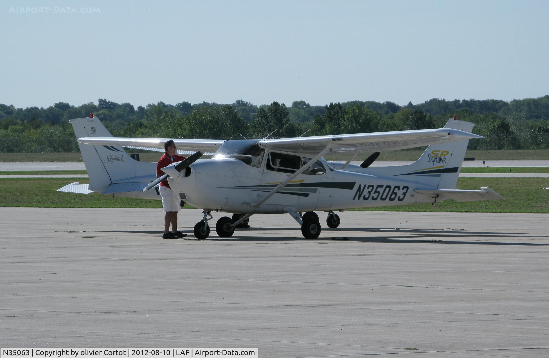 N35063, 2001 Cessna 172S C/N 172S8878, school plane