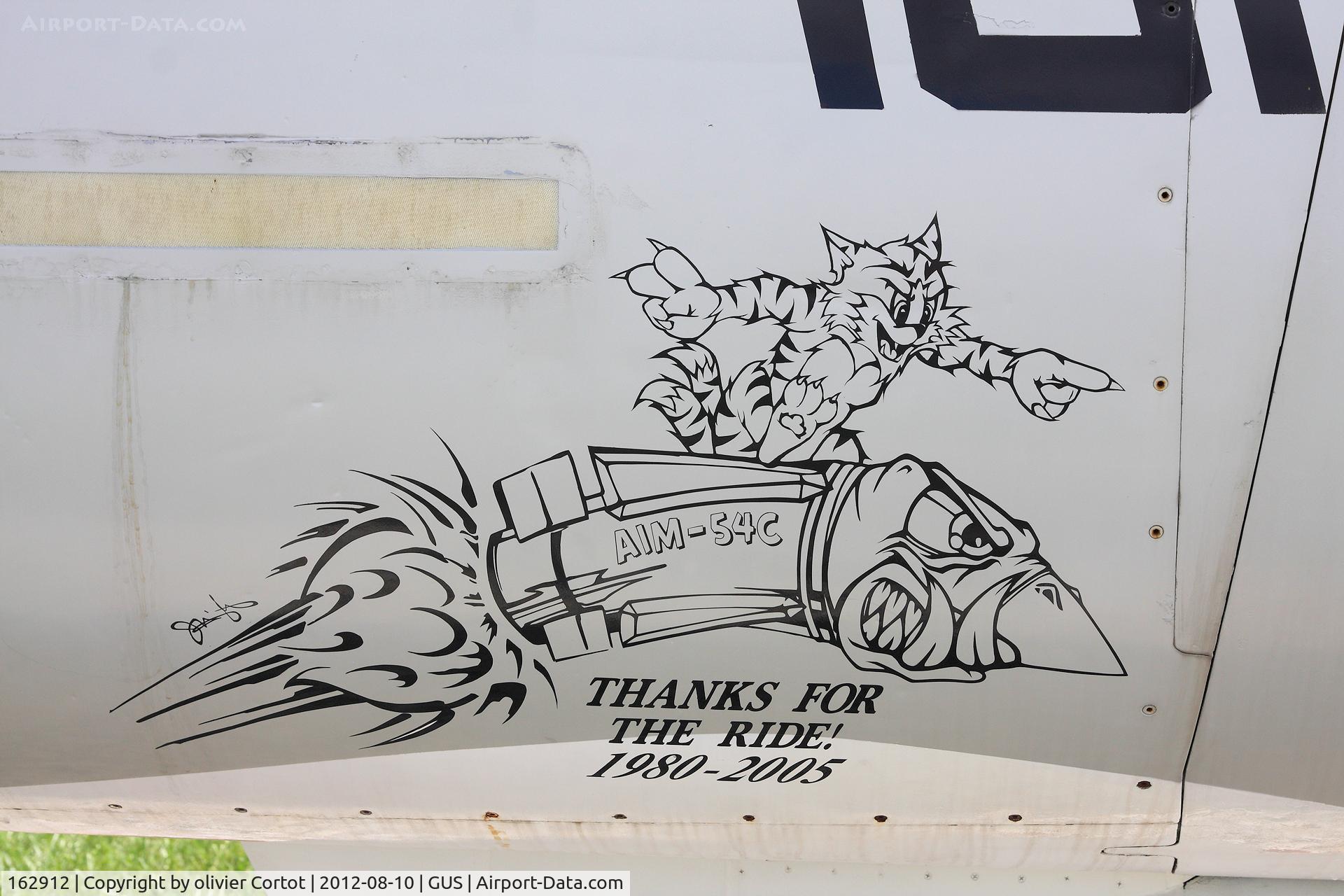 162912, Grumman F-14B Tomcat C/N 560, nice nose-art !