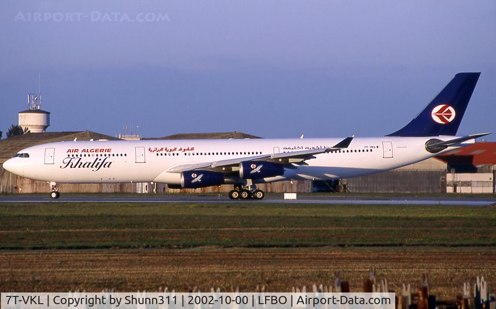 7T-VKL, 1995 Airbus A340-313 C/N 117, Ready for take off rwy 32R with dual 'Air Algerie / Khalifa Airways' titles...