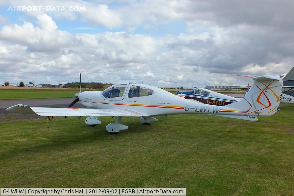 G-LWLW, 2003 Diamond DA-40D Diamond Star C/N D4.052, At the Real Aeroplane Club's Wings & Wheels fly-in, Breighton