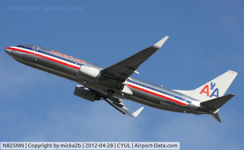N825NN, 2010 Boeing 737-823 C/N 31087, Take off