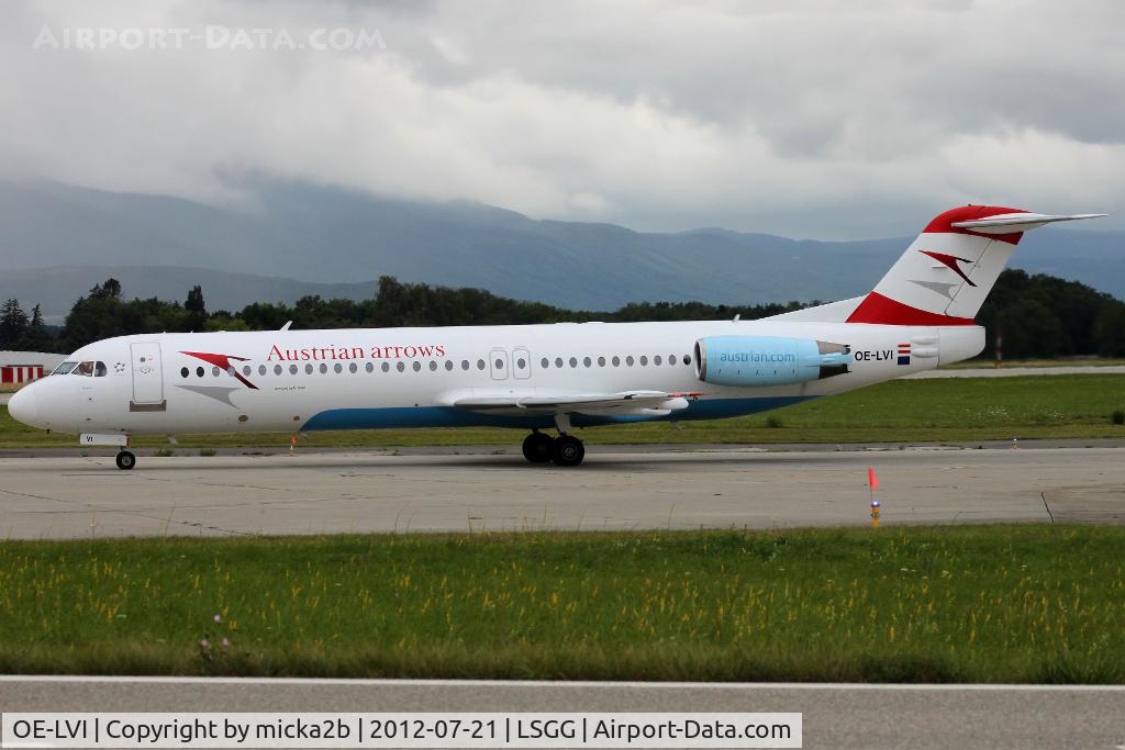 OE-LVI, 1993 Fokker 100 (F-28-0100) C/N 11468, Taxiing