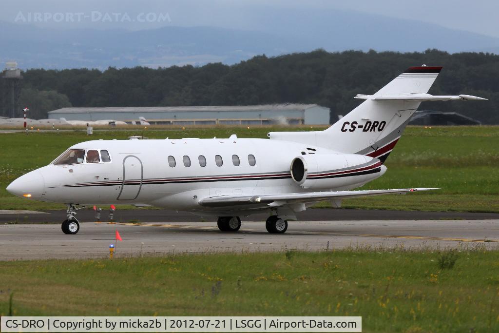 CS-DRO, 2006 Raytheon Hawker 800XP C/N 258775, Taxiing