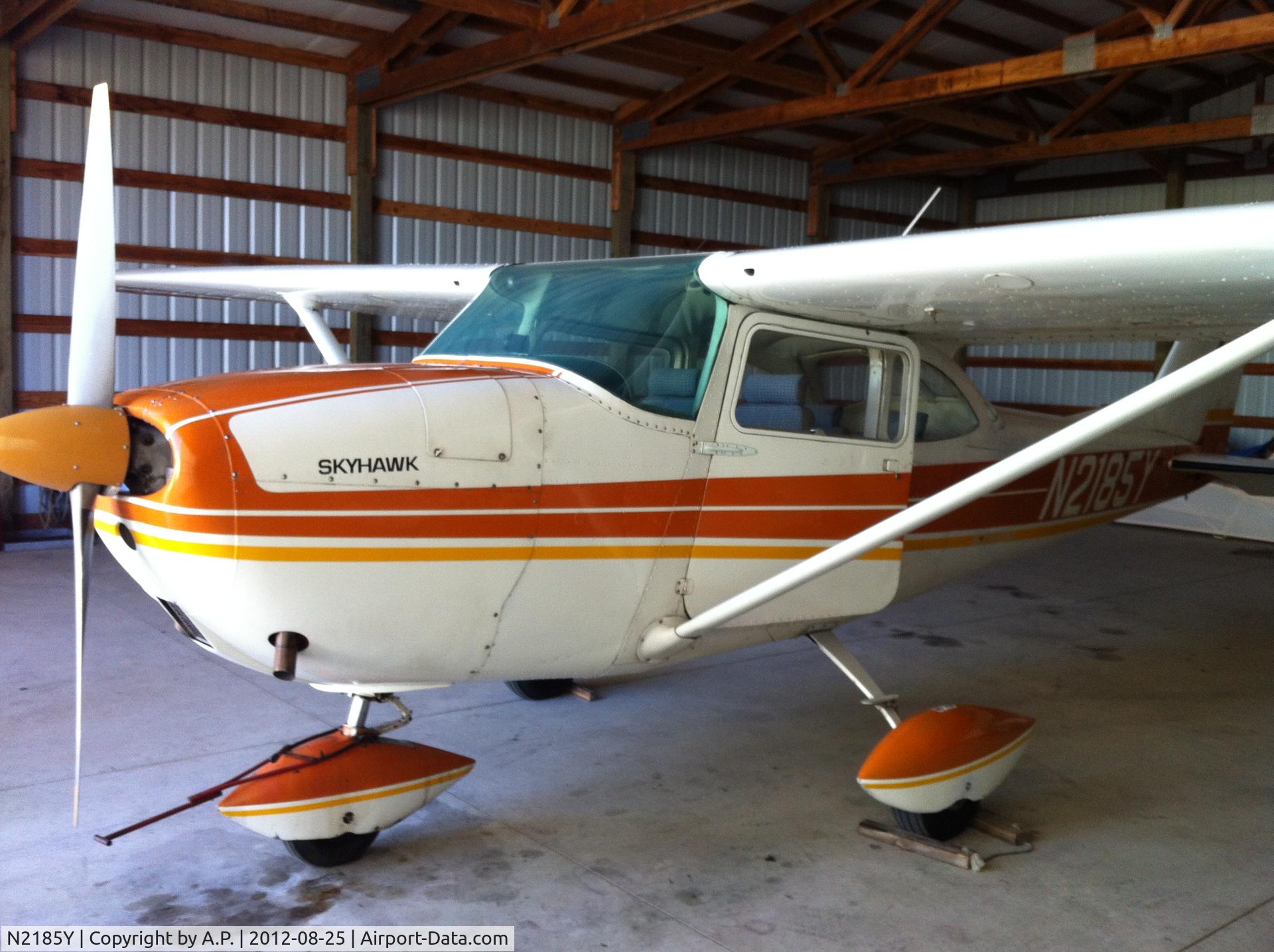 N2185Y, 1962 Cessna 172D C/N 17249685, before it was move to Russian Federation