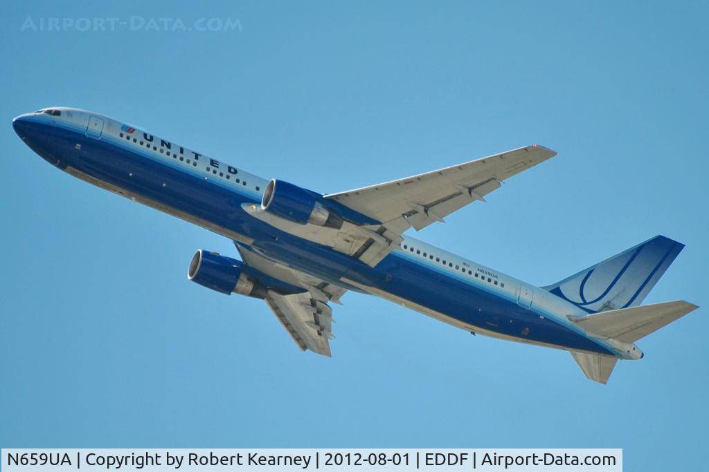 N659UA, 1993 Boeing 767-322 C/N 27114, Climbing off r/w 25L
