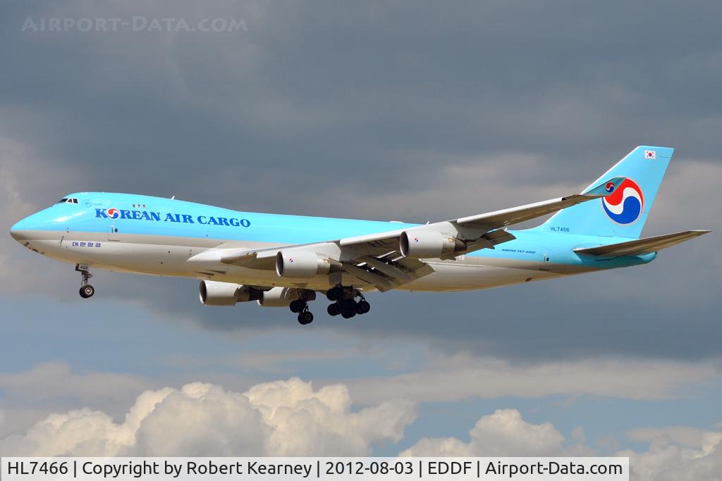 HL7466, 2001 Boeing 747-4B5F/SCD C/N 26413, On finals for r/w 25L