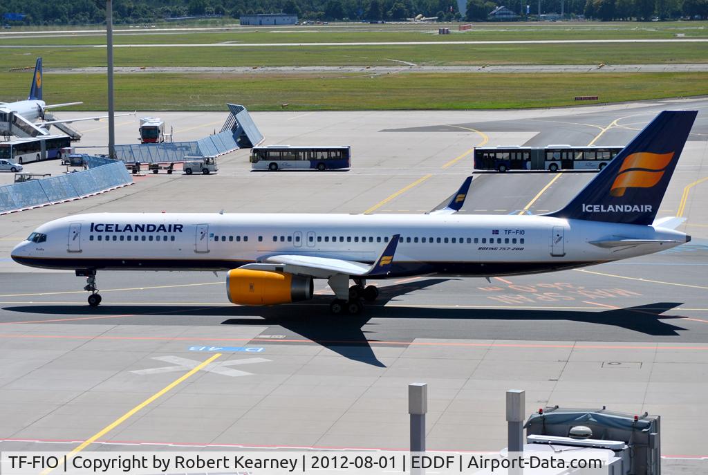 TF-FIO, 1999 Boeing 757-208 C/N 29436, Taxiing in to parking
