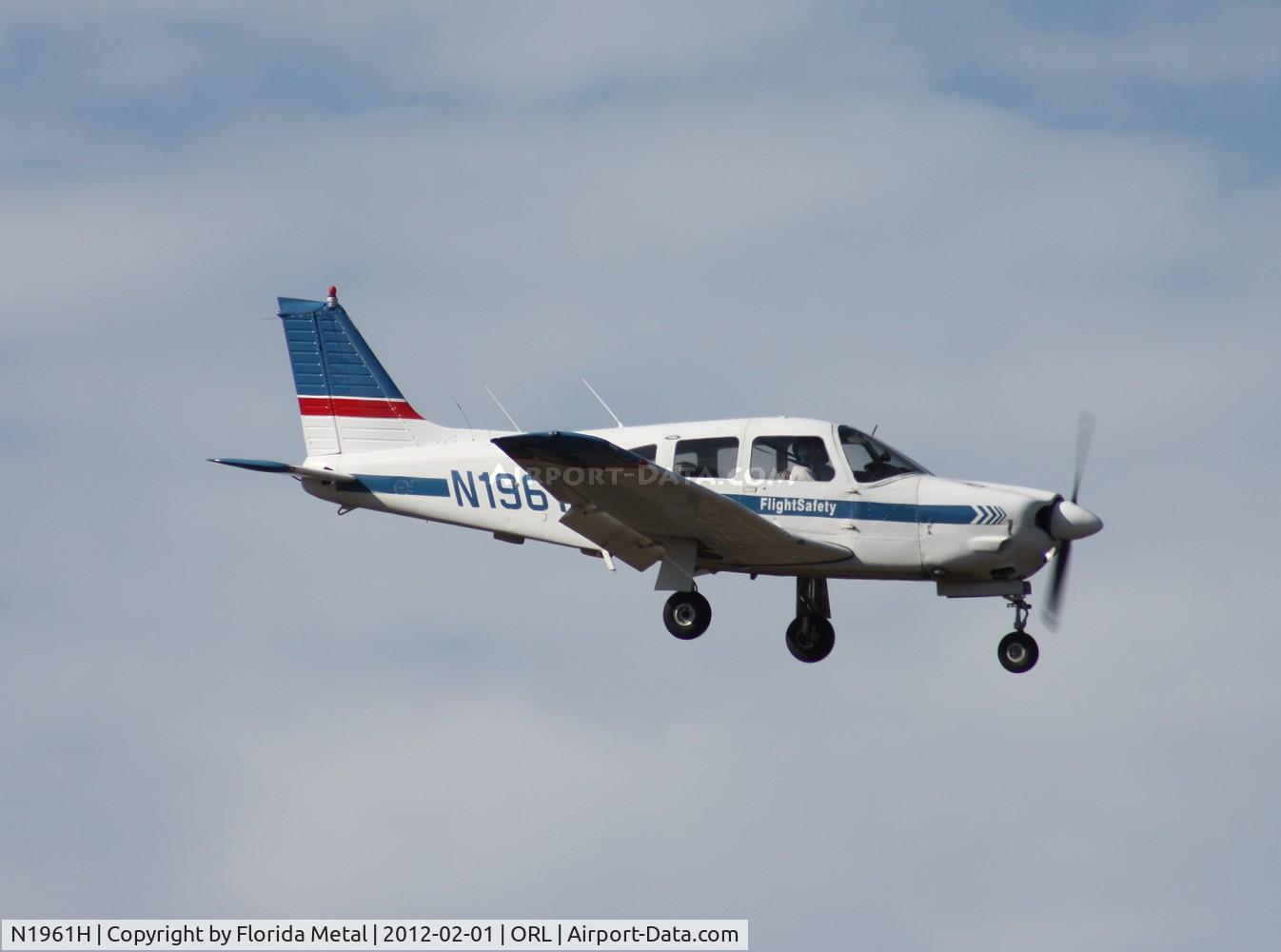 N1961H, 1977 Piper PA-28R-201 Cherokee Arrow III C/N 28R-7737020, PA-28R-201