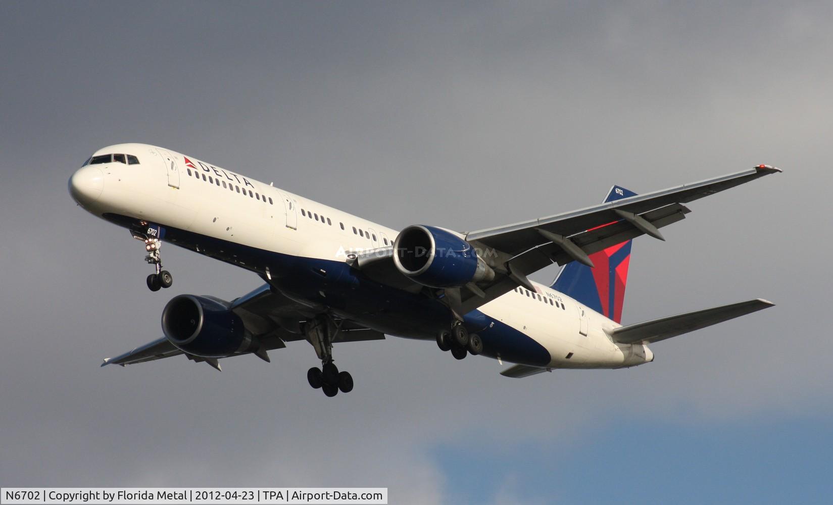 N6702, 1999 Boeing 757-232 C/N 30188, Delta 757