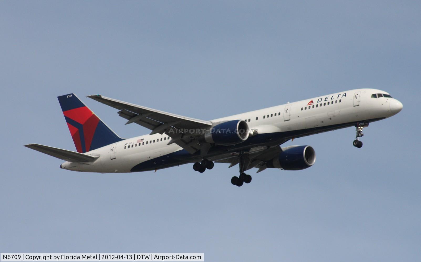 N6709, 2000 Boeing 757-232 C/N 30481, Delta 757