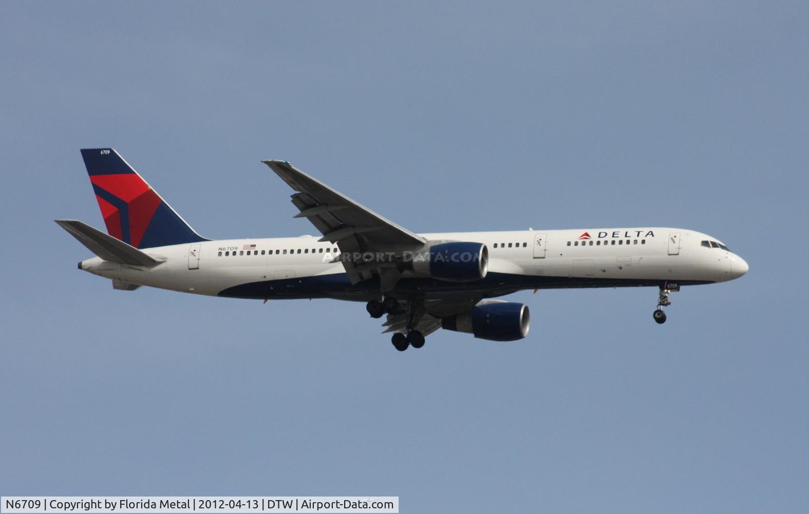 N6709, 2000 Boeing 757-232 C/N 30481, Delta 757