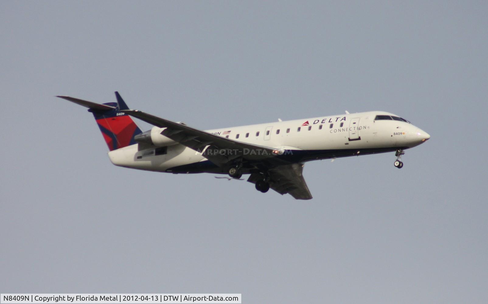 N8409N, 2000 Canadair CRJ-200LR (CL-600-2B19) C/N 7409, Pinnacle CRJ