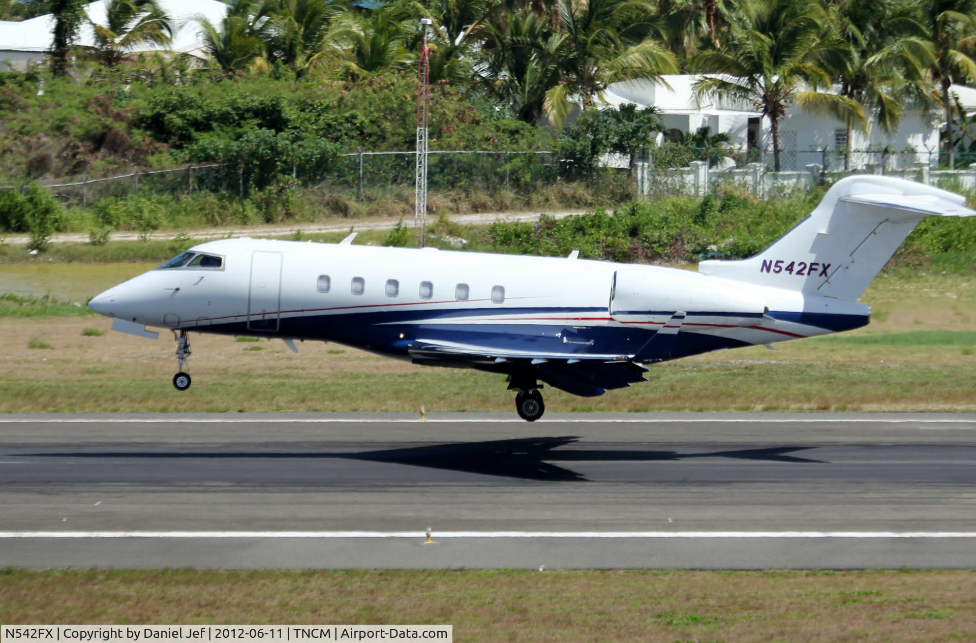 N542FX, 2008 Bombardier Challenger 300 (BD-100-1A10) C/N 20217, N542FX