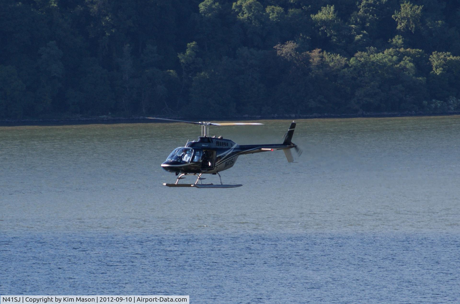 N41SJ, 1974 Bell 206B C/N 1352, Flying over the Hudson River in Yonkers, NY.