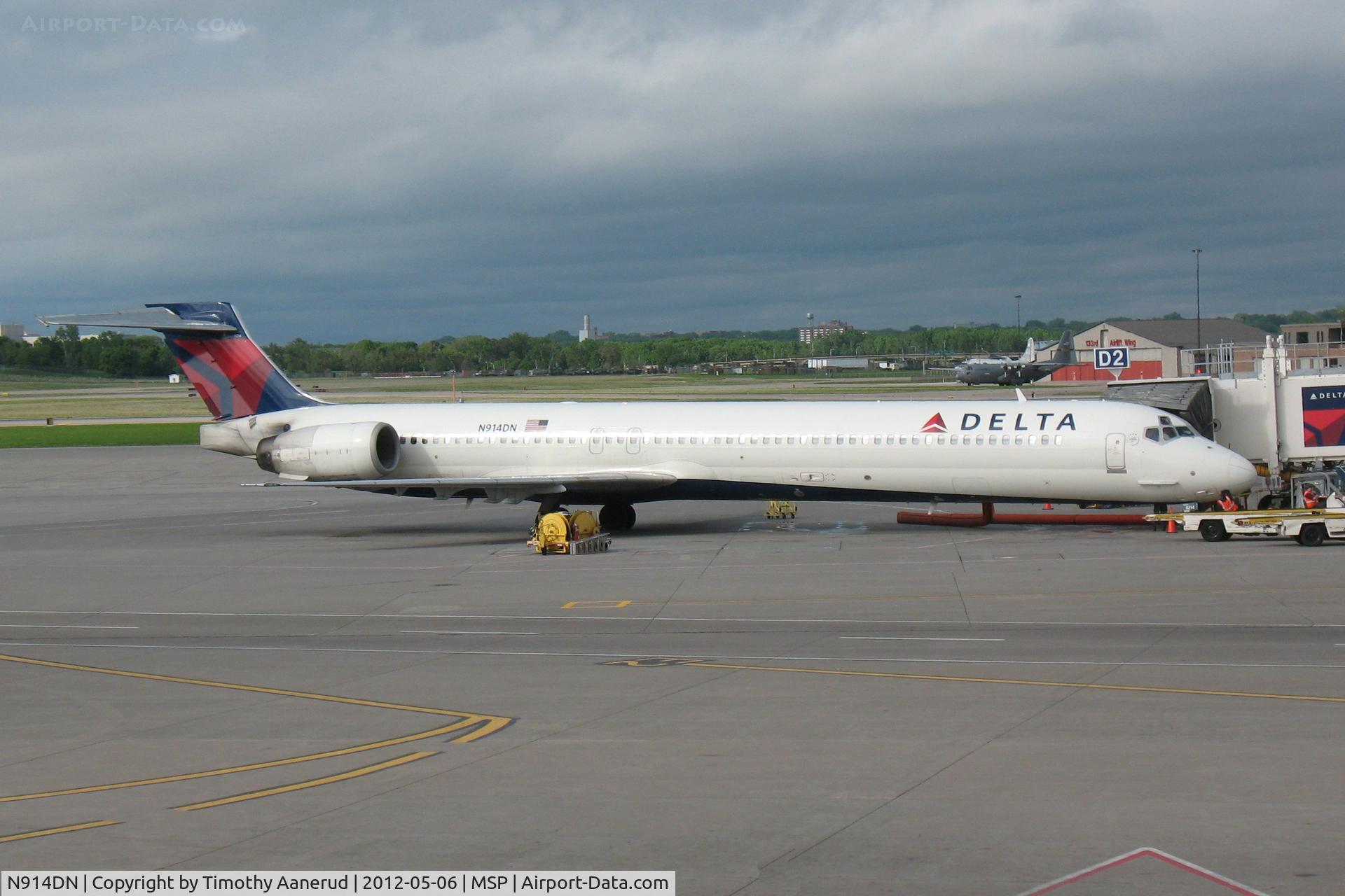 N914DN, 1996 McDonnell Douglas MD-90-30 C/N 53394, 1996 Mcdonnell Douglas MD-90-30, c/n: 53394