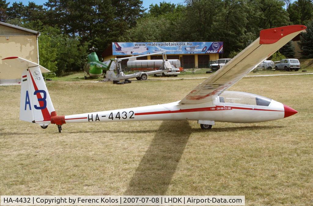 HA-4432, 1981 ICA IS-29D2 C/N 133, Dunakeszi